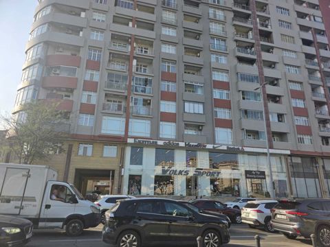 Satılır 4 otaqlı yeni tikili 240 m² — Bakı