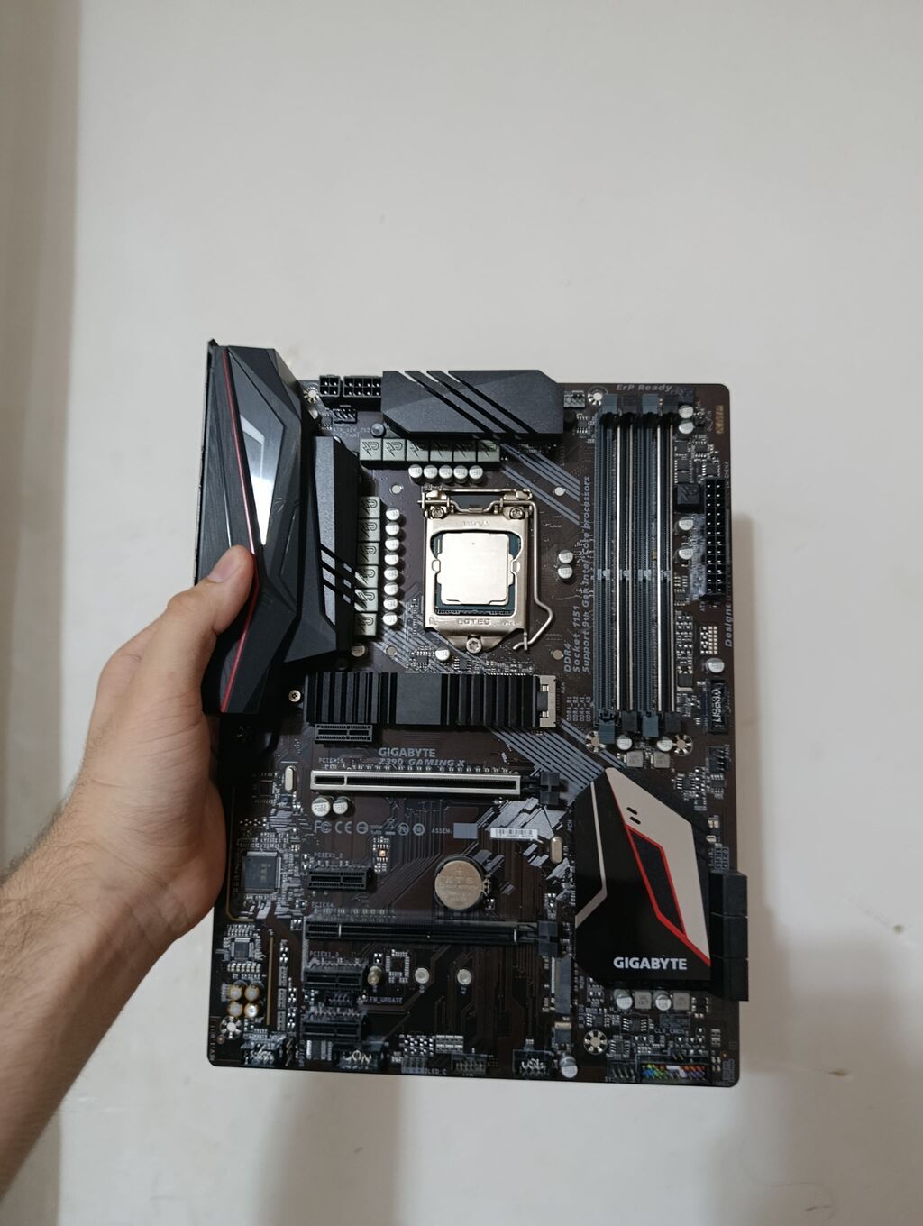 Gıgabyte Z390 Gamıng X anakarti + Intel core i5 9400 Xüsusiyyətlər — Ana platalar, Xırdalan