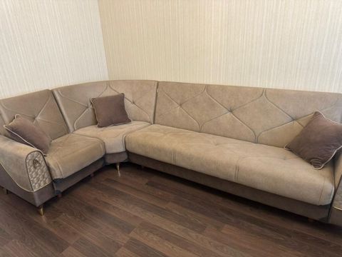 Künc divan əla vəziyyətdə bazası var 400 manat ünvan Hövsan mida — Bakı