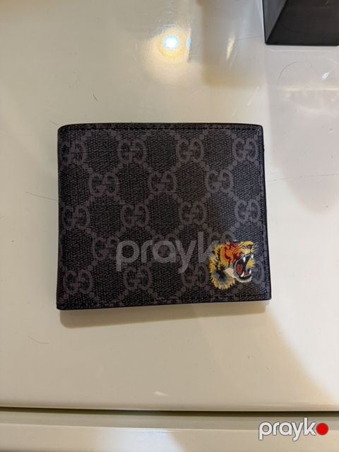 Gucci kişi pul qabı – GG Supreme naxışlı bifold model - Rəng: tünd — Bakı