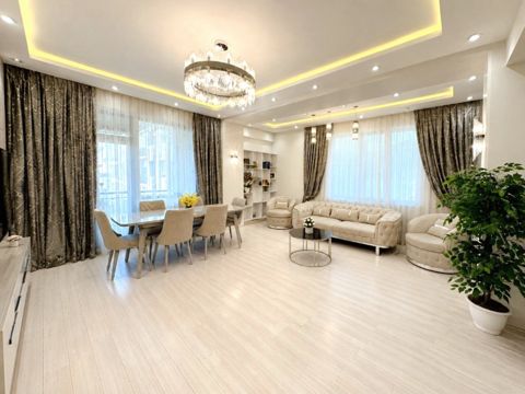 Satılır 3 otaqlı yeni tikili 130 m² — Bakı