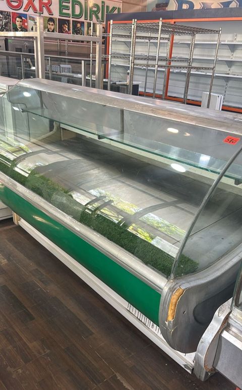 Soyuducu vitrin – market/kafeteriya üçün - Ön hissəsi panoramik