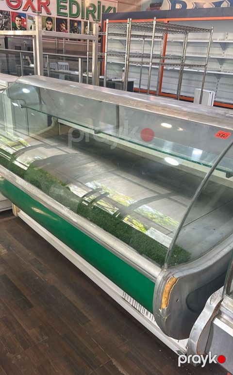 Soyuducu vitrin – market/kafeteriya üçün - Ön hissəsi panoramik — Digah