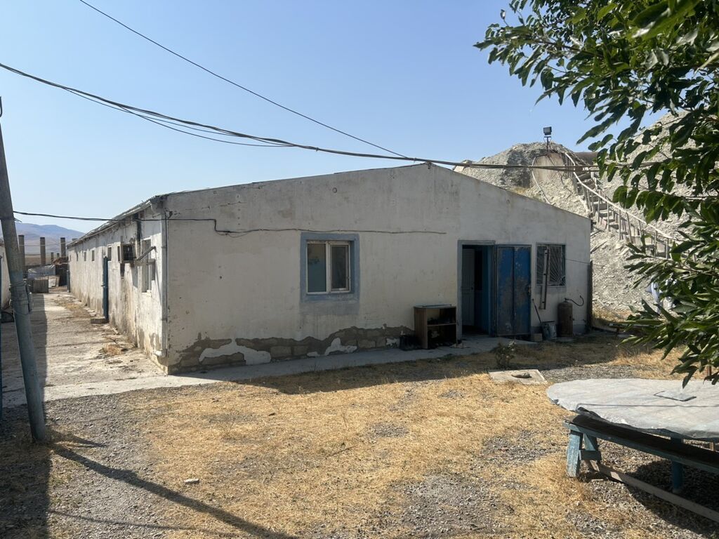 Ferma və təsərrüfat kompleksi - Bir neçə uzun korpusdan ibarət — Daşınmaz əmlak, Bakı (4)