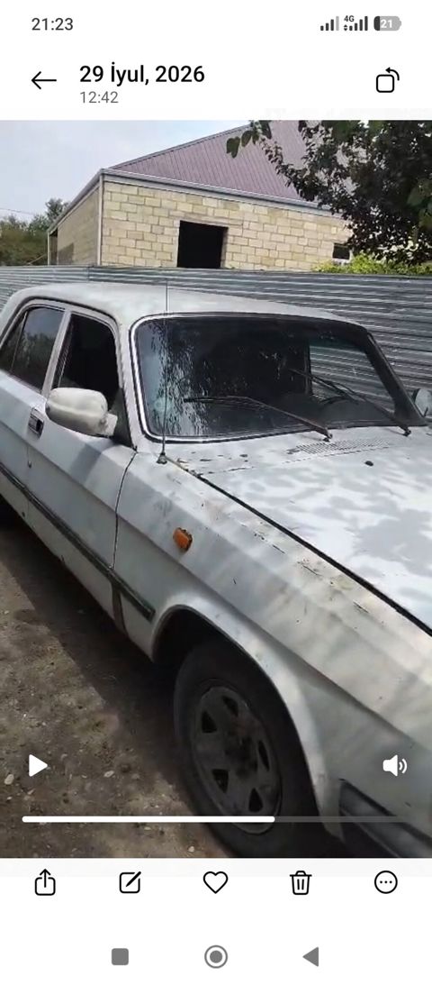 GAZ Volga 3102/31029 (emblem və dizayna görə 3102 seriyasına bənzər) — Naftalan