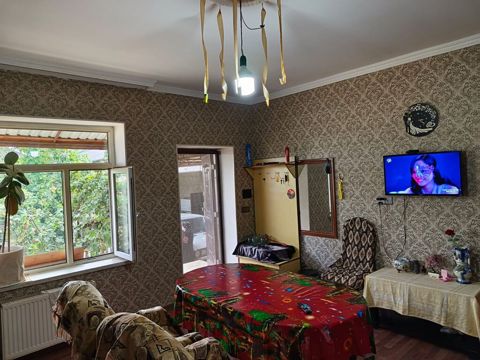 3 otaqlı, 110 kv. m, Orta təmir — Bakı