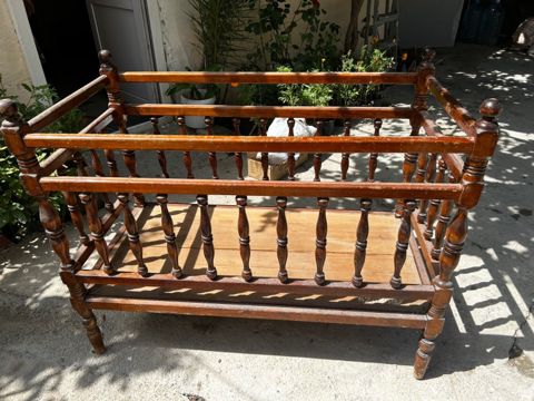 Uşaq çarpayısı — Bakı