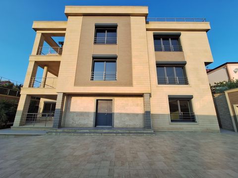 Satılır 11 otaqlı həyət evi/bağ evi 1400 m² — Bakı