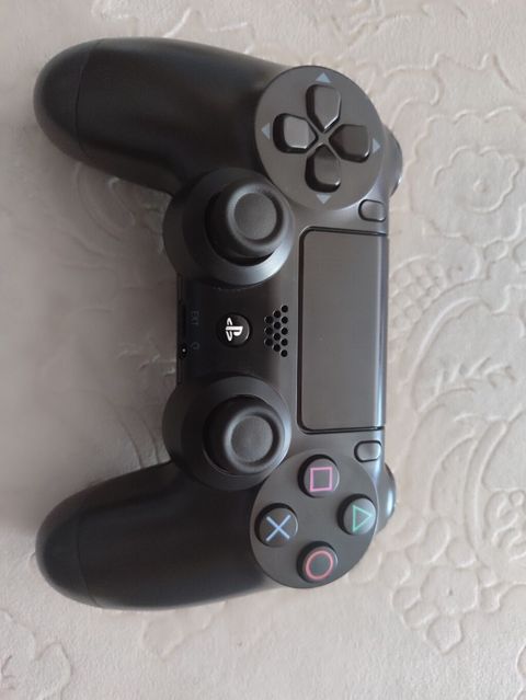 DualShock 4 (PS4 Pultu) – İdeal vəziyyətdə / Yeni kimi Vəziyyəti