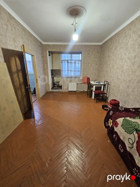 Satılır 2 otaqlı köhnə tikili 43 m²
