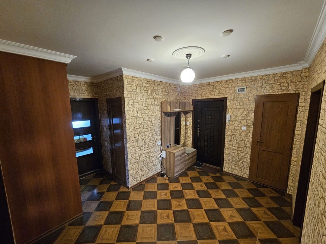 Satılır 2 otaqlı köhnə tikili 91 m² — Mənzil, Bakı (2)