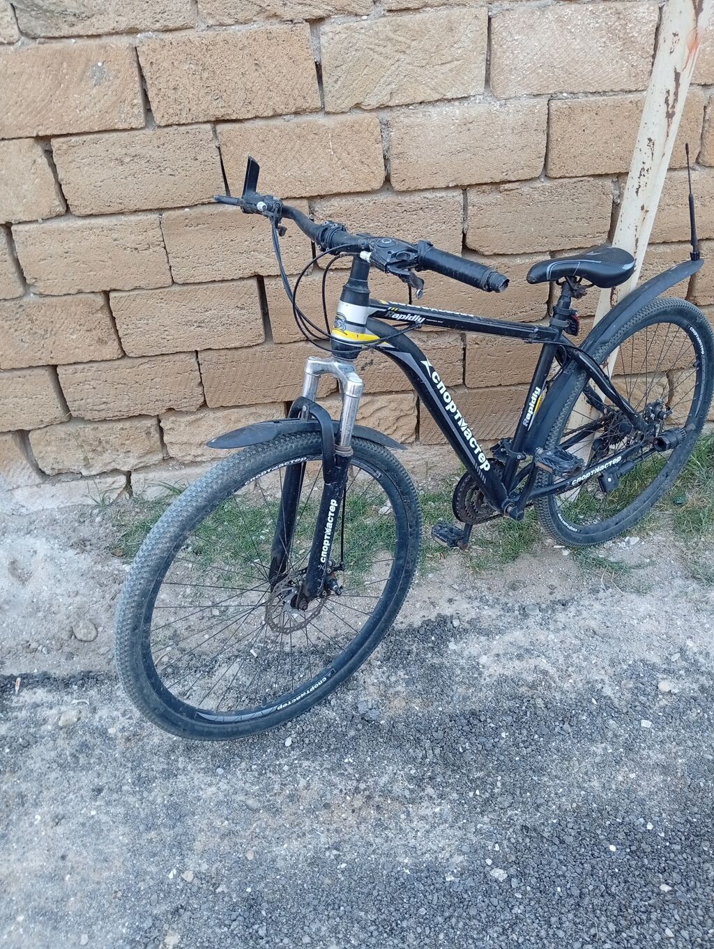 Çərçivə: yüngül alaşımlı, klassik “diamond” quruluş - Təkərlər: 28" — Yol velosipedləri, Bakı (2)
