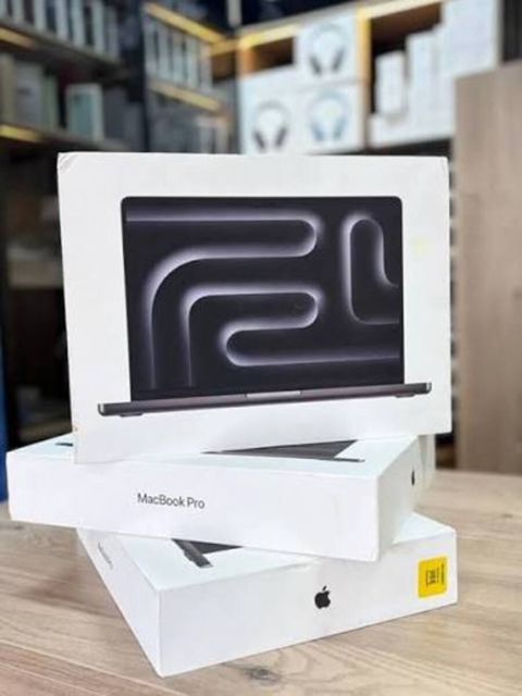 Apple Macbook Pro 14-inch 24/1TB M5 Pro chip — Bakı