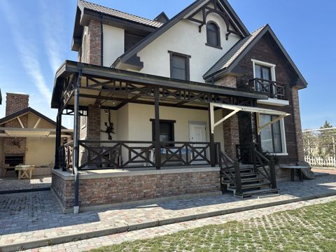 Satılır 6 otaqlı həyət evi/bağ evi 300 m² — Bakı