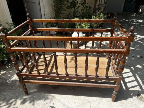 Taxta beşik/uşaq çarpayısı - Material: tam ağac, laklı səth - Klassik — Digah