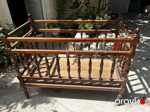 Taxta beşik/uşaq çarpayısı - Material: tam ağac, laklı səth - Klassik