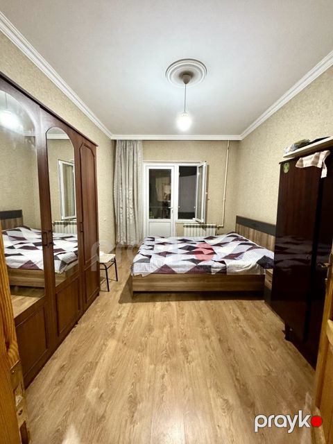 Satılır 2 otaqlı köhnə tikili 65 m² — Bakı