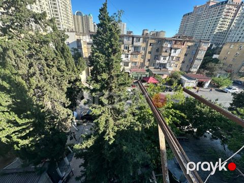 Satılır 3 otaqlı köhnə tikili 60 m²