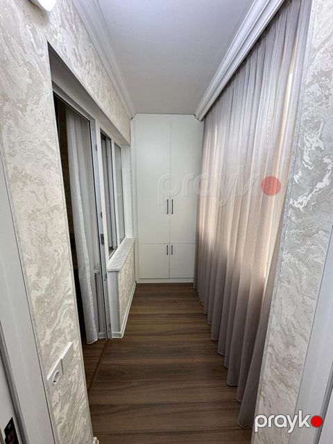 Satılır 4 otaqlı köhnə tikili 97 m²