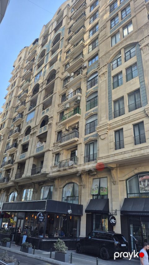 Satılır 4 otaqlı yeni tikili 225 m²