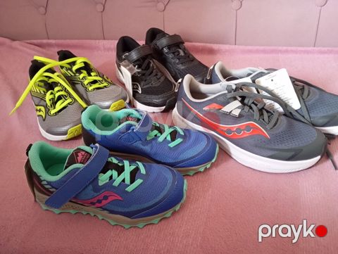 31ve 35razmer təzədi İsveçdən gəlib qız oğlan üçün var istəyən əlaqə — Bakı