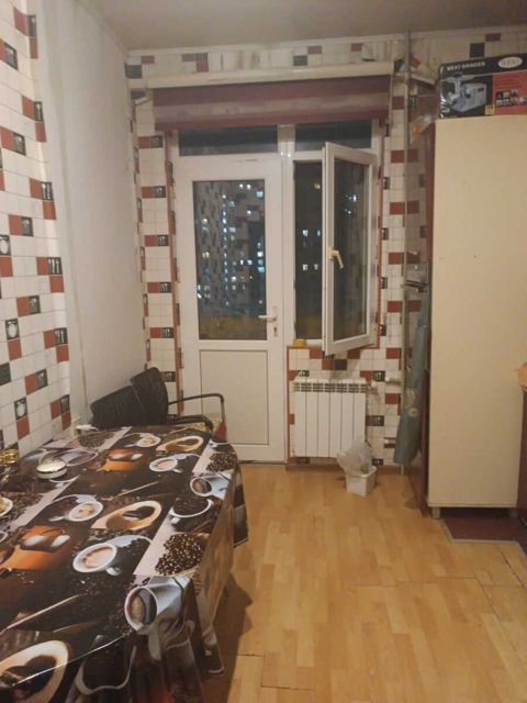 Satılır 2 otaqlı köhnə tikili 67 m² — Bakı