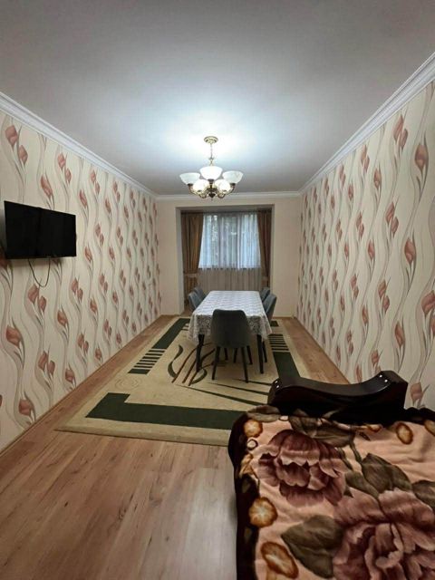 Satılır 4 otaqlı köhnə tikili 105 m² — Bakı
