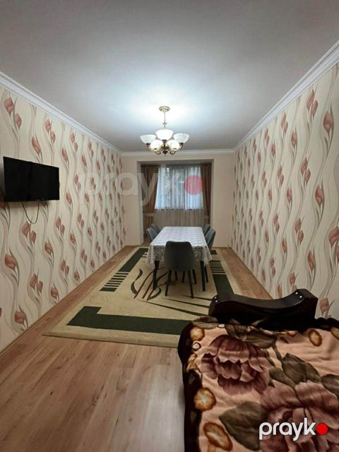 Satılır 4 otaqlı köhnə tikili 105 m²