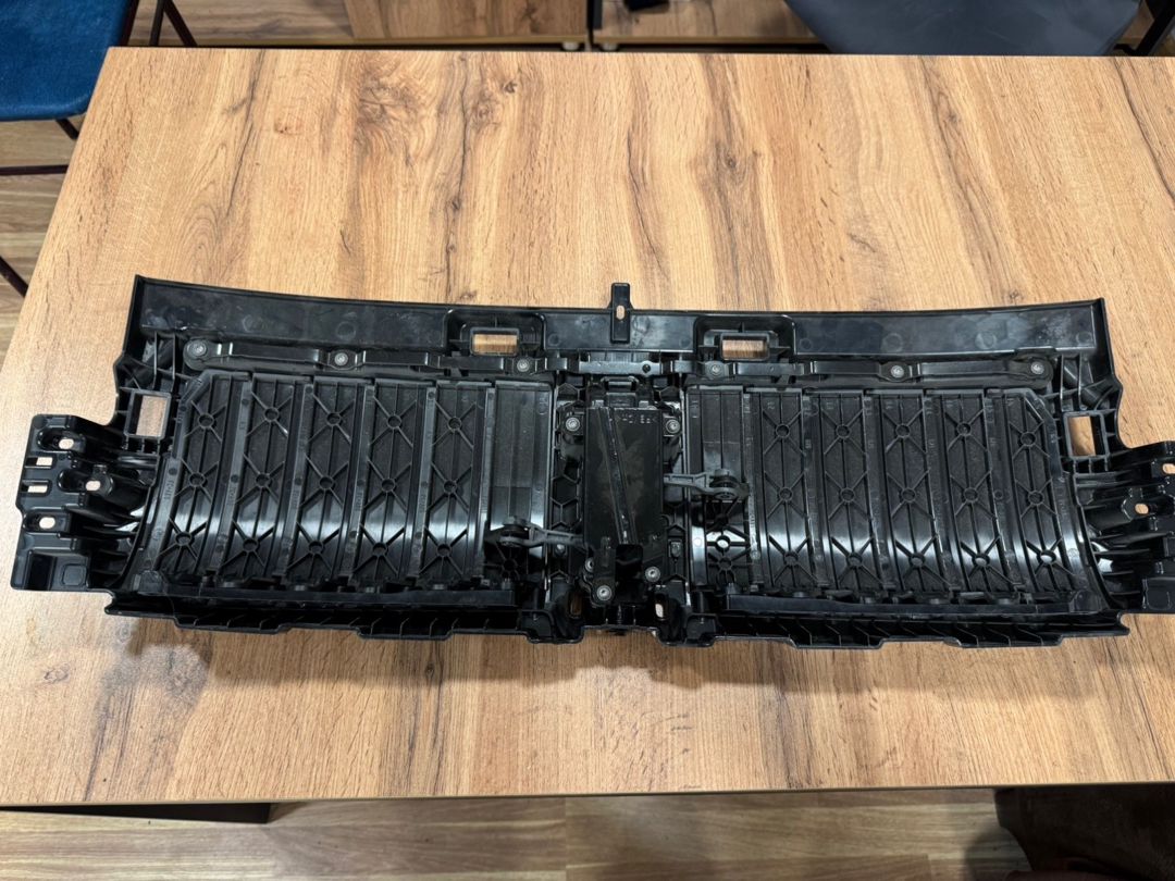 BMW i4 G26 jalüzü — Ehtiyat hissələri və aksesuarlar, Bakı (2)