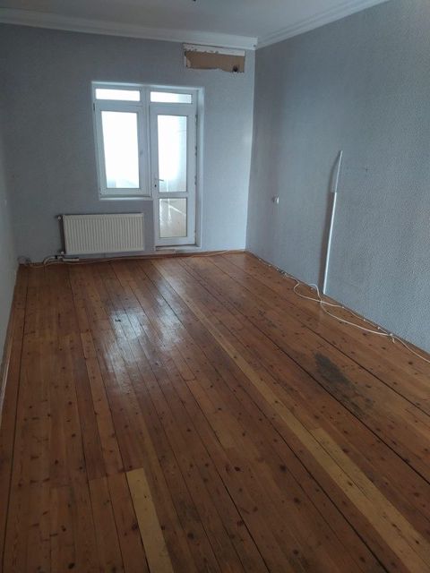 Satılır 4 otaqlı köhnə tikili 110 m² — Bakı