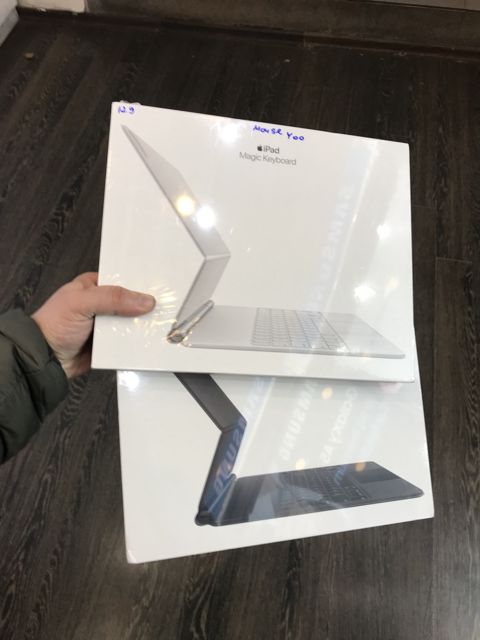Apple iPad Pro 12.9-inch white magic keyboard — Bakı