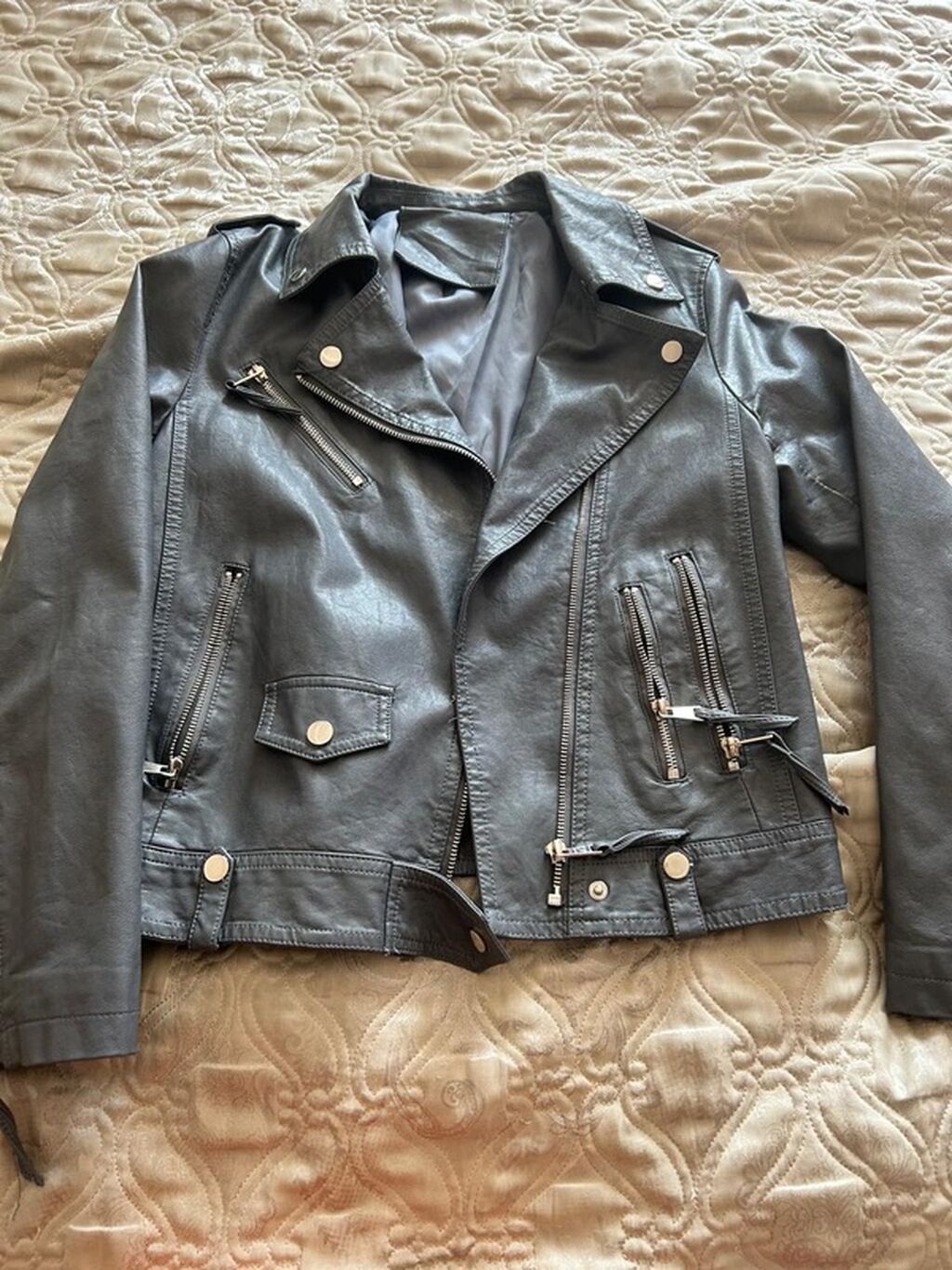 Uşaq üçün boz rəngli biker stilində süni dəri gödəkçə. Xüsusiyyətlər — Jaketlər, Bakı