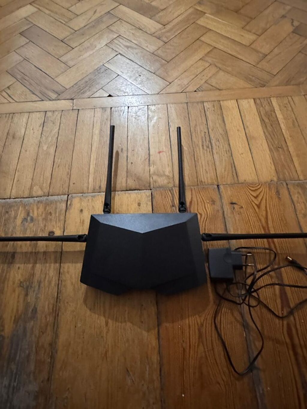Tenda AC2100 simsiz router Xüsusiyyətlər: - Model: Tenda AC2100 — Elektronika, Bakı (3)