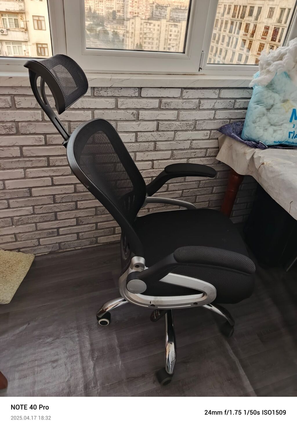 Erqonomik ofis kreslosu - Nəfəsalan mesh arxa və oturacaq — Ofis mebeli, Bakı (4)