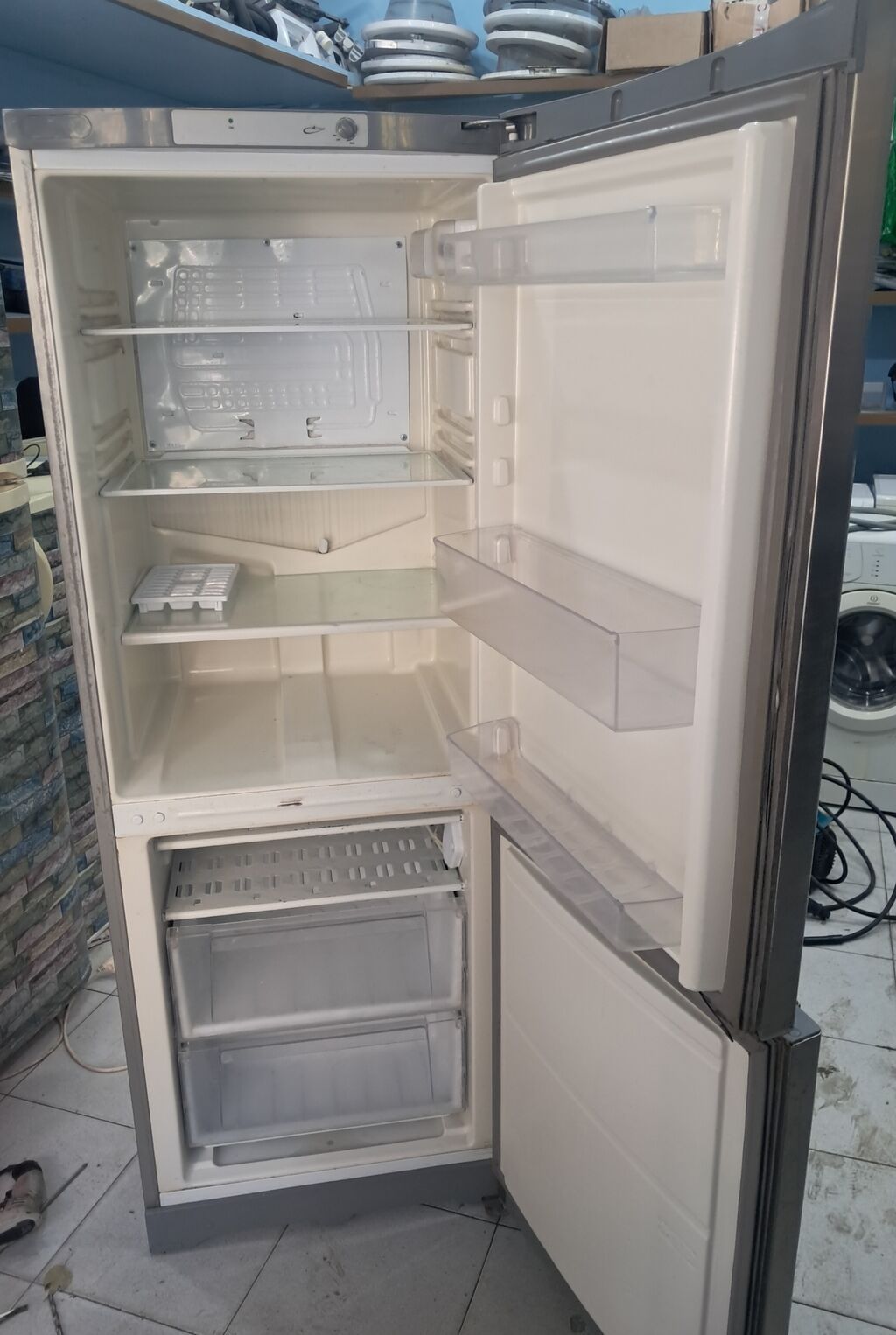 Hotpoint Ariston iki qapılı soyuducu - Rəng: paslanmayan polad (inox) — Soyuducular, Bakı (2)