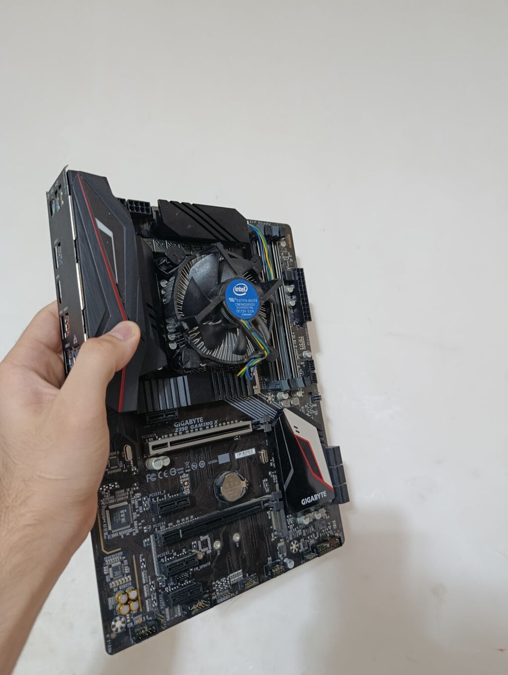 Gıgabyte Z390 Gamıng X anakarti + Intel core i5 9400 Xüsusiyyətlər — Ana platalar, Xırdalan (3)