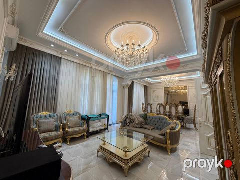 Satılır 4 otaqlı köhnə tikili 215 m²