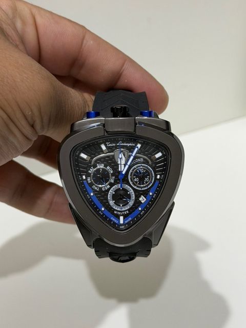 Lamborghini qol saatı — Wristwatches