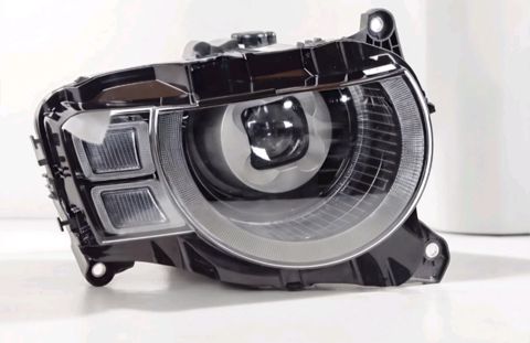 Land Rover Defender 2025 farası — Bakı