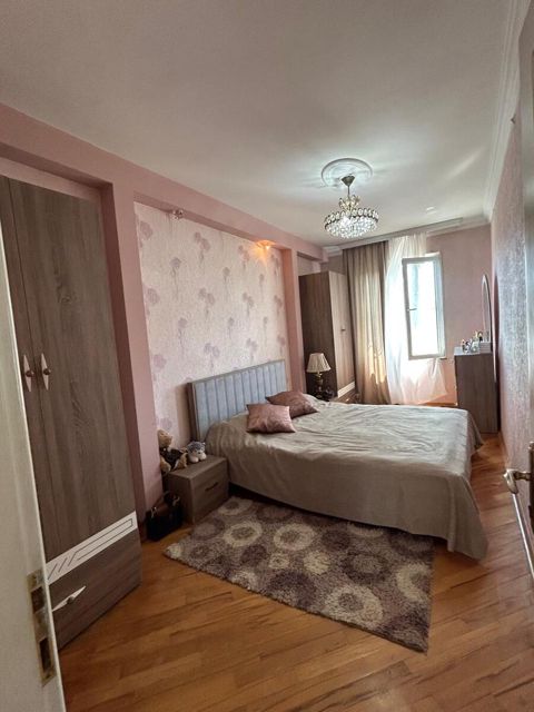 Satılır 2 otaqlı köhnə tikili 70 m² — Bakı