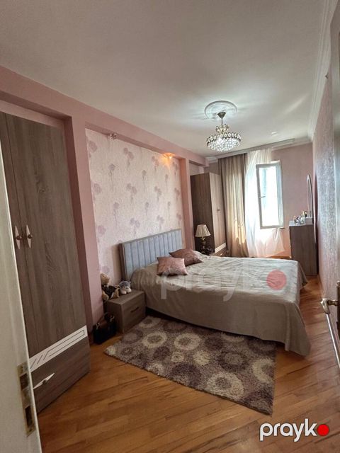 Satılır 2 otaqlı köhnə tikili 70 m²