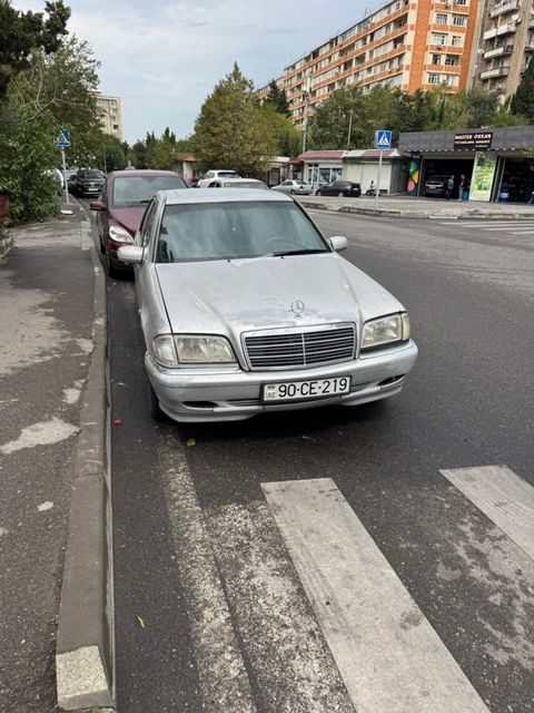 Mercedes C 180, 1.8 L, 1995 il, 457 580 km — Bakı