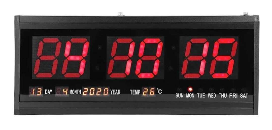 Elektron divar saatları — Heykəlciklər və fiqurlar, Bakı (3)