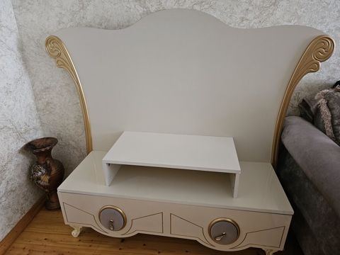 Klassik üslublu TV stendi / konsol - Material: MDF/laminat — Xırdalan