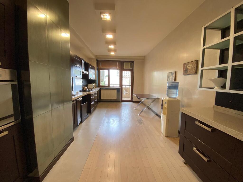 Satılır 4 otaqlı yeni tikili 220 m² — Mənzil, Bakı (8)