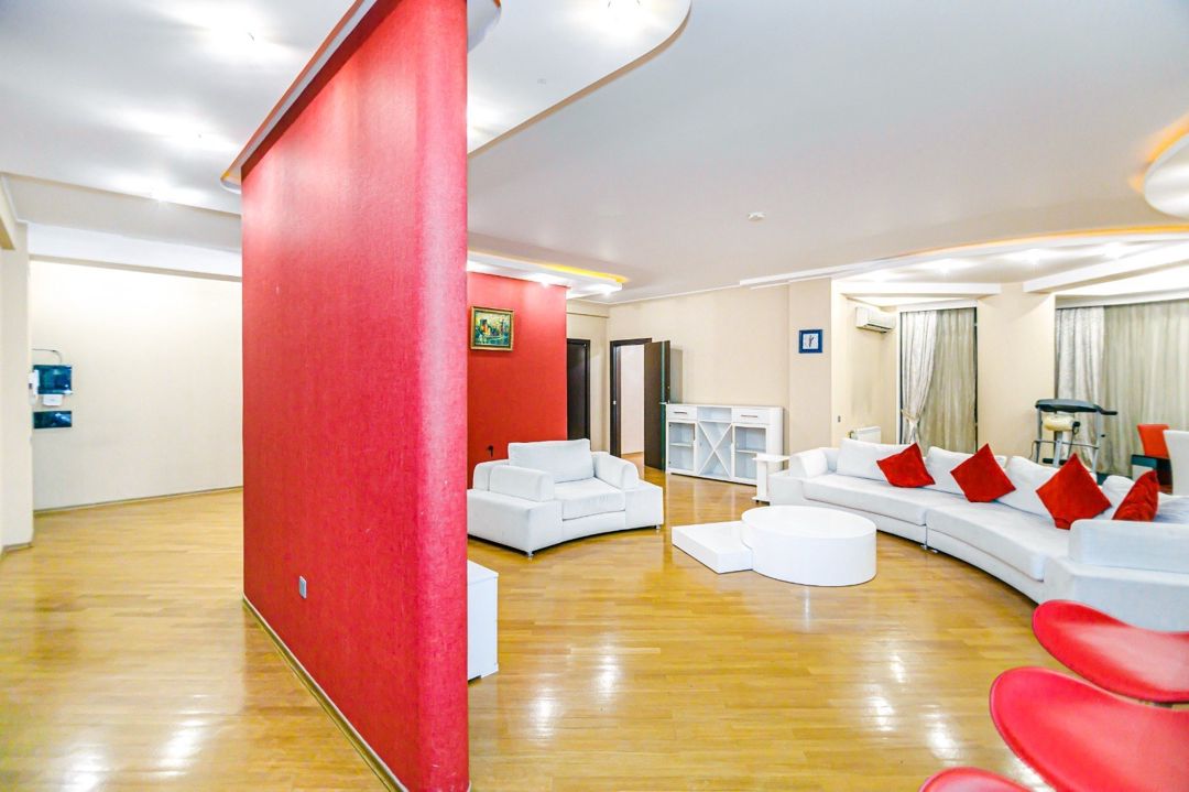 İcarəyə verilir 4 otaqlı yeni tikili 200 m² — Mənzil, Bakı (5)
