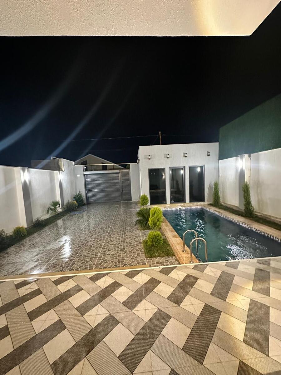 Satılır 4 otaqlı həyət evi/bağ evi 240 m² — Ev, villa, Bakı (2)