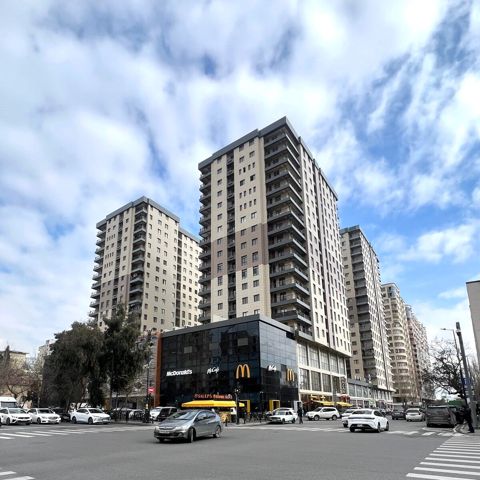 Satılır 4 otaqlı yeni tikili 195 m² — Bakı