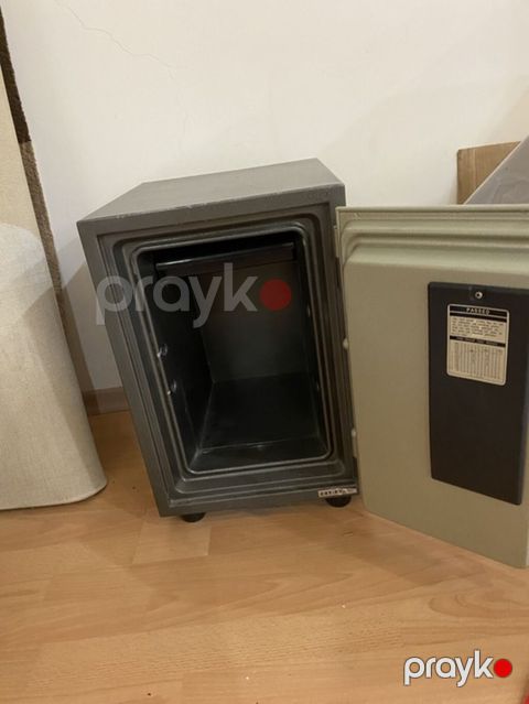 Elektron seyf – şifrə və açarla idarə olunan Cox agır seyfdir baha — Digah