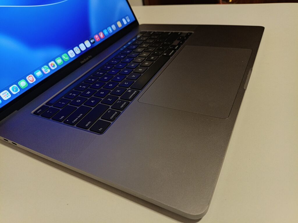 Apple MacBook Pro 2019 16 Inc (Space Gray) Texniki Parametrlər — Apple Macbook, Bakı (4)
